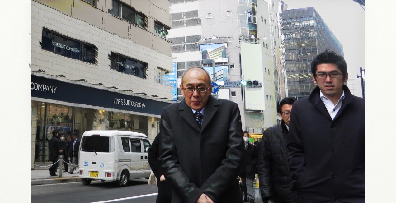 5899 3-23 shimbashi peds.jpeg