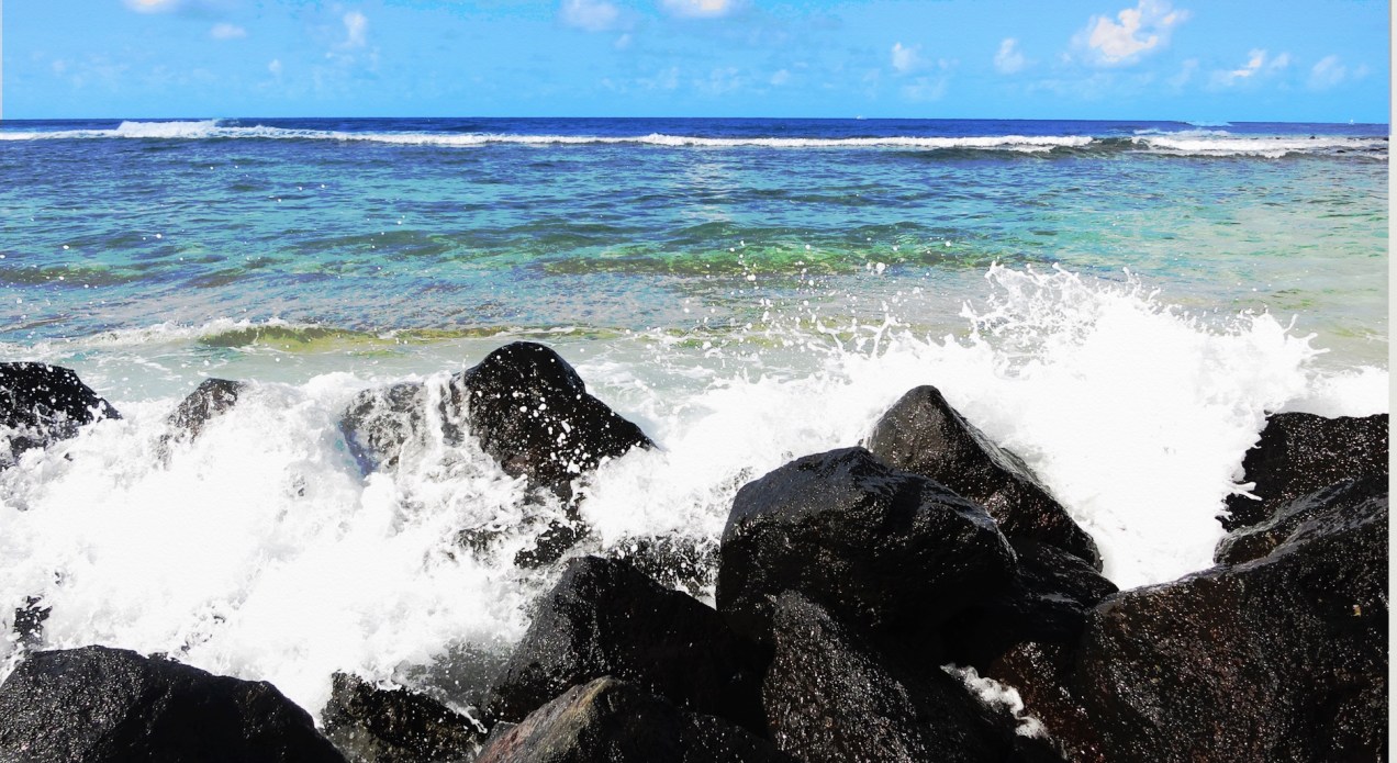 8754 rocks surf kauai.jpeg